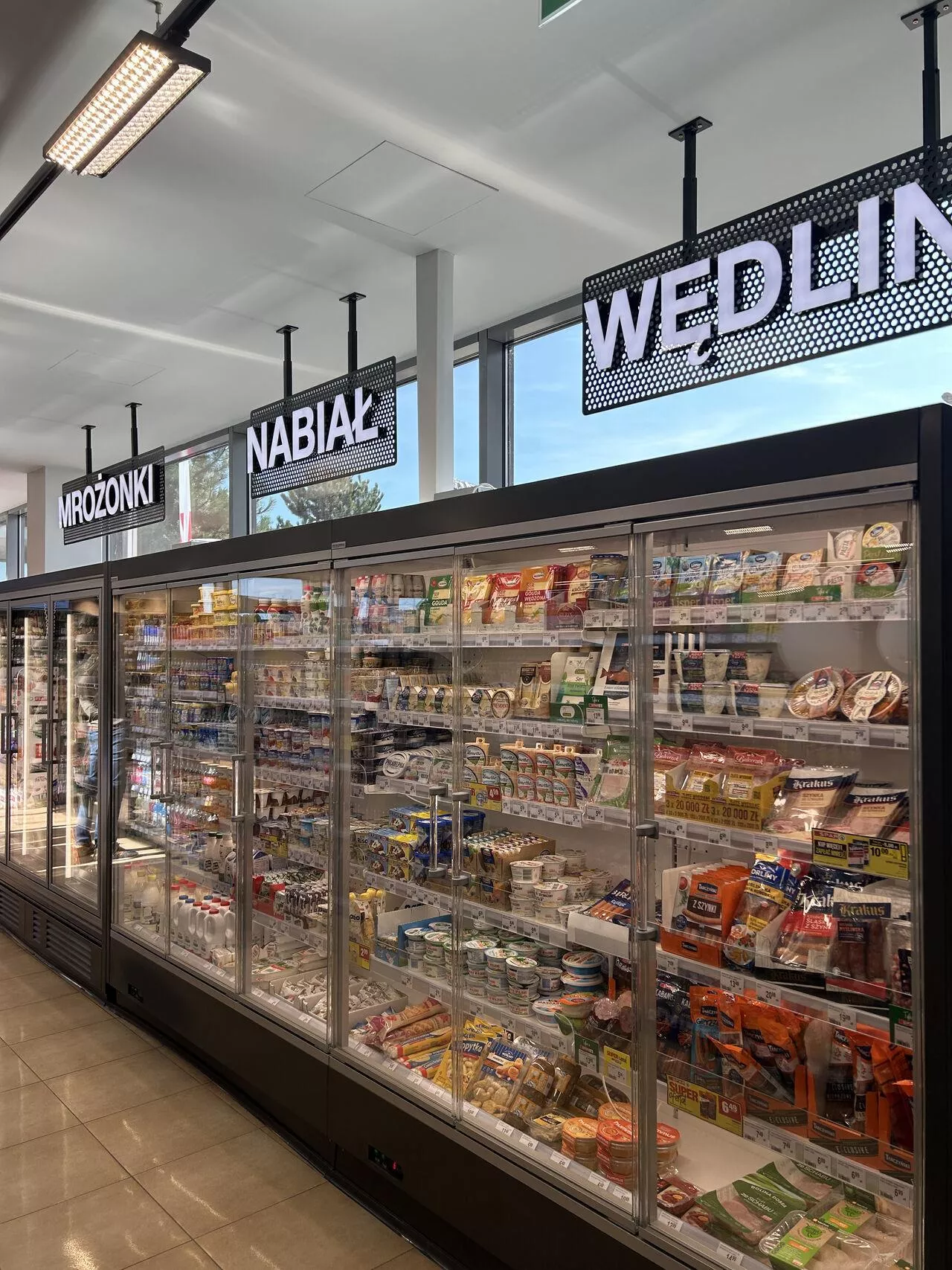 &lt;p&gt;Supermarket SPAR na stacji Avia zlokalizowany przy ul. Bukowskiej 46 w miejscowości Wysogotowo k. Poznania&lt;/p&gt;