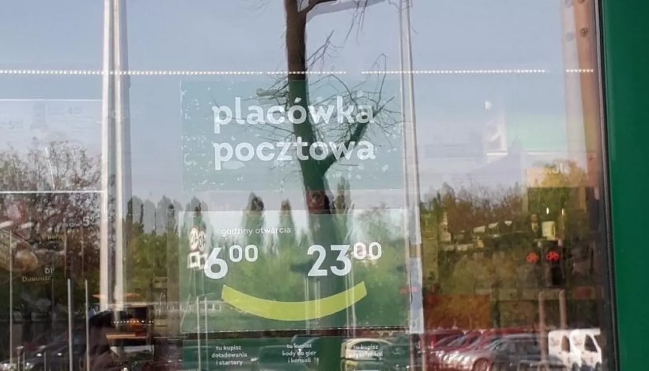 &lt;p&gt;Oprócz tradycyjnej sprzedaży sklepy oferują dzisiaj wahlarz usług.&lt;/p&gt;