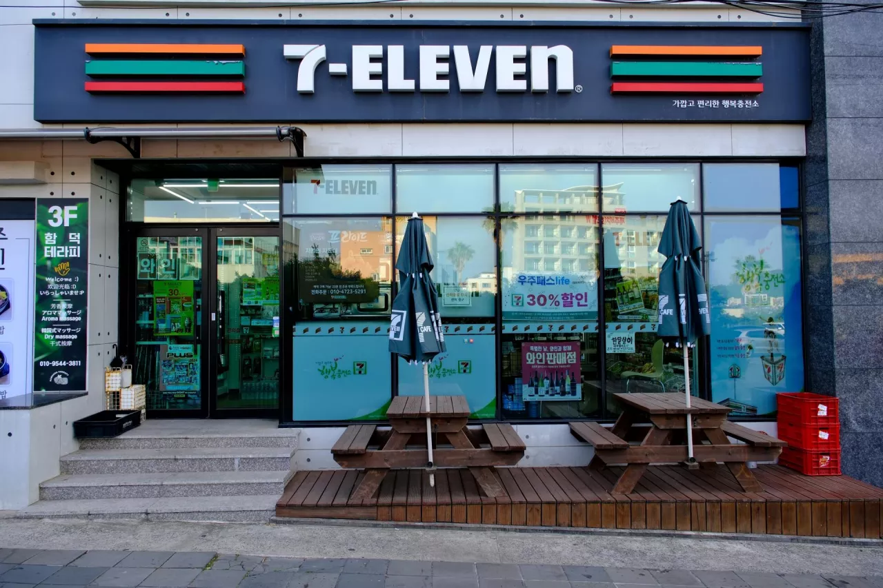 &lt;p&gt;Sklep 7-Eleven (Shutterstock)&lt;/p&gt;