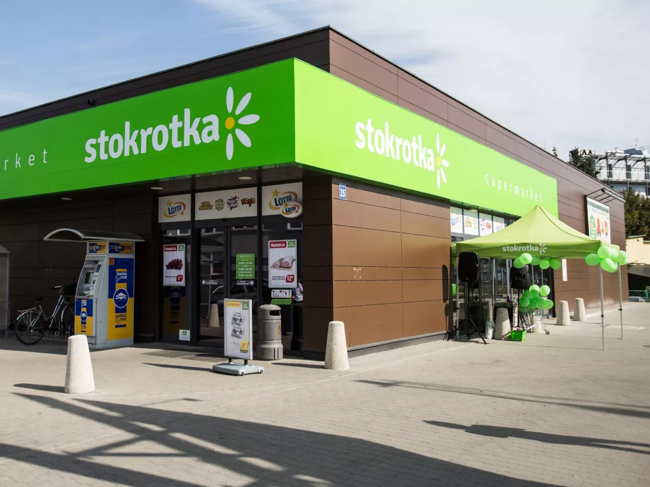 &lt;p&gt;Supermarket należący do sieci Stokrotka&lt;/p&gt;