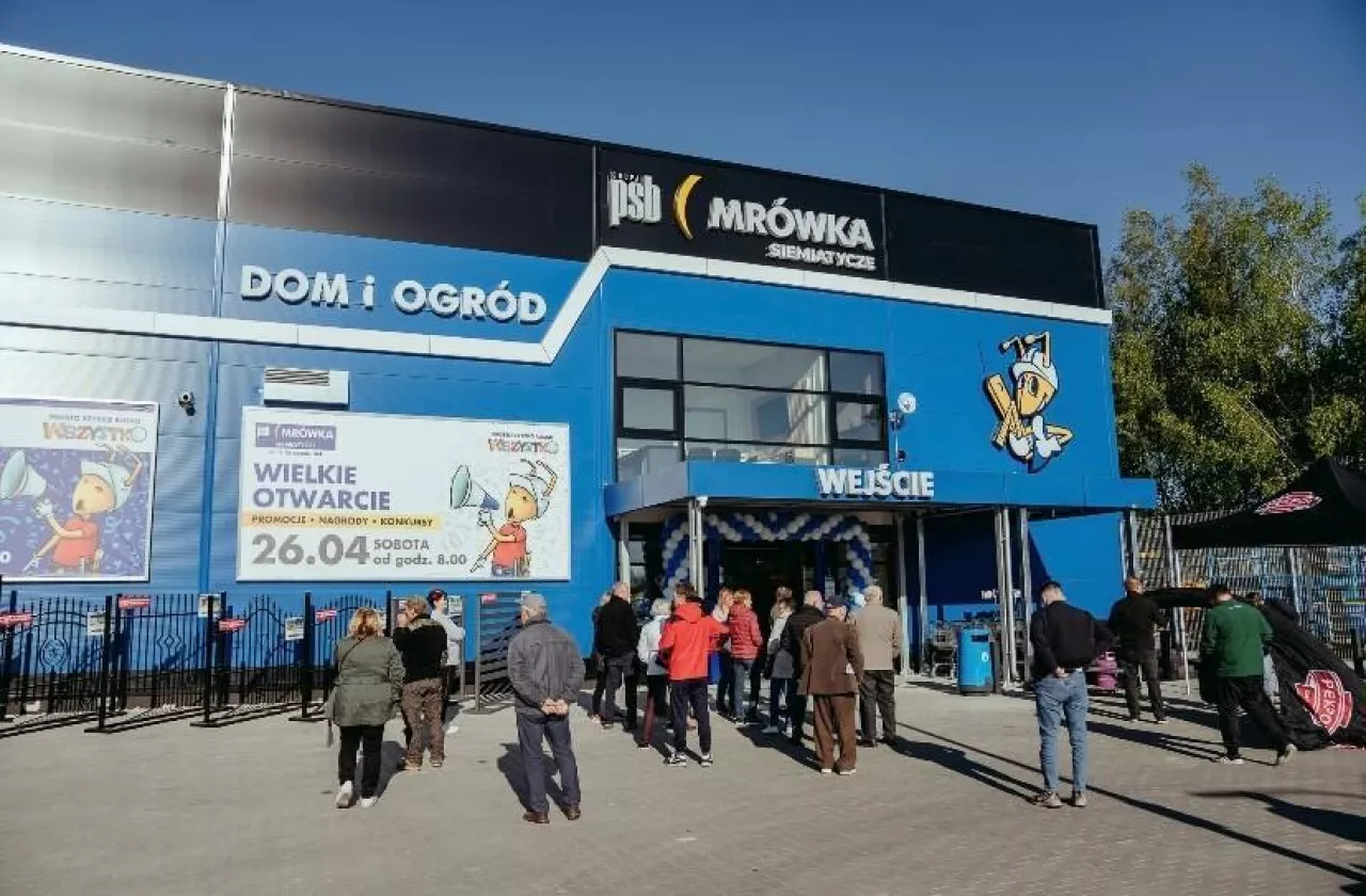 &lt;p&gt;Nowy sklep PSB Mrówka w Siemiatyczach&lt;/p&gt;