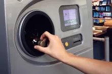 &lt;p&gt;1 października 2025 roku wchodzą w życie przepisy wprowadzające system kaucyjny (fot. PSK)&lt;/p&gt;