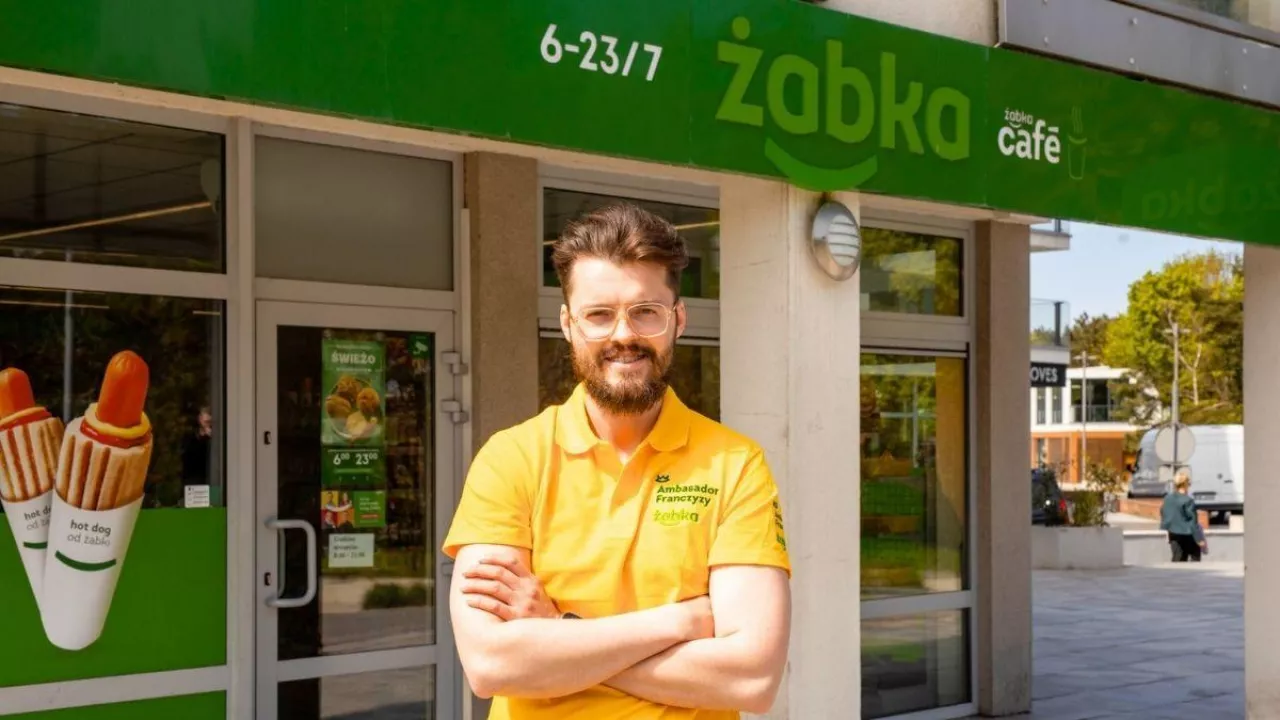 &lt;p&gt;Tak wygląda prowadzenie sezonowego sklepu Żabki. „Tu wszystko dzieje się szybciej”&lt;/p&gt;