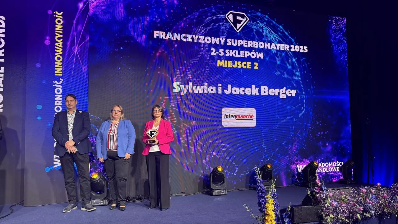 &lt;p&gt;Sylwia I Jacek Bergerowie, właściciele sklepów Intermarché w Starym Mieście i Słupcy, podczas wręczenia nagrody Franczyzowy Superbohater&lt;/p&gt;
