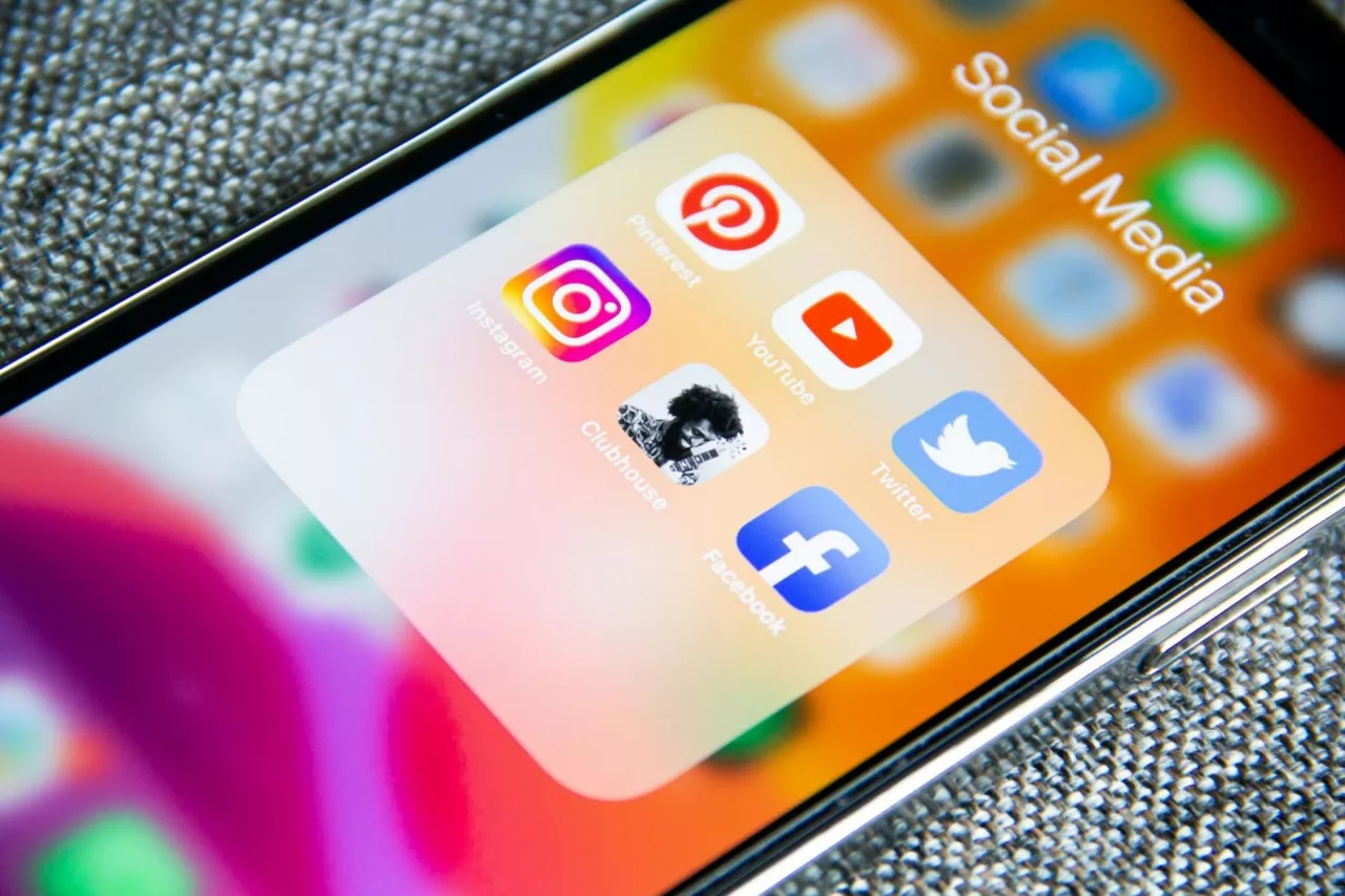 &lt;p&gt;Social media dają szansę dotarcia do szerokiego grona odbiorców, zbudowania marki, a na dalszym etapie rozwoju mogą pomóc w obsłudze klienta i rozpoznawaniu jego oczekiwań&lt;/p&gt;