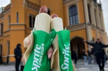 &lt;p&gt;W Żabkach można spróbować hot dogów z limitowanym sosem Sprite Spice Club&lt;/p&gt;
