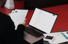 Program do wystawiania faktur – jak dobrać rozwiązanie do potrzeb branży