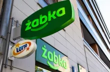<p>Żabka przekracza granicę 12 000 sklepów. Gdzie ruszy nowa placówka? (fot. MOZCO Mateusz Szymanski/Shutterstock)</p>