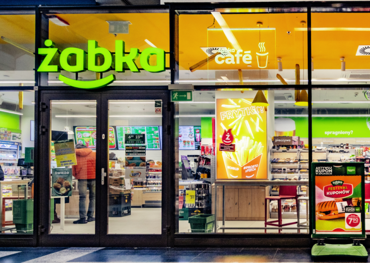 <p>Grupa Żabka zwiększa swój udział rynkowy - według firmy Nielsen wyniósł on już 10,7 proc. na koniec września 2025 r.</p>