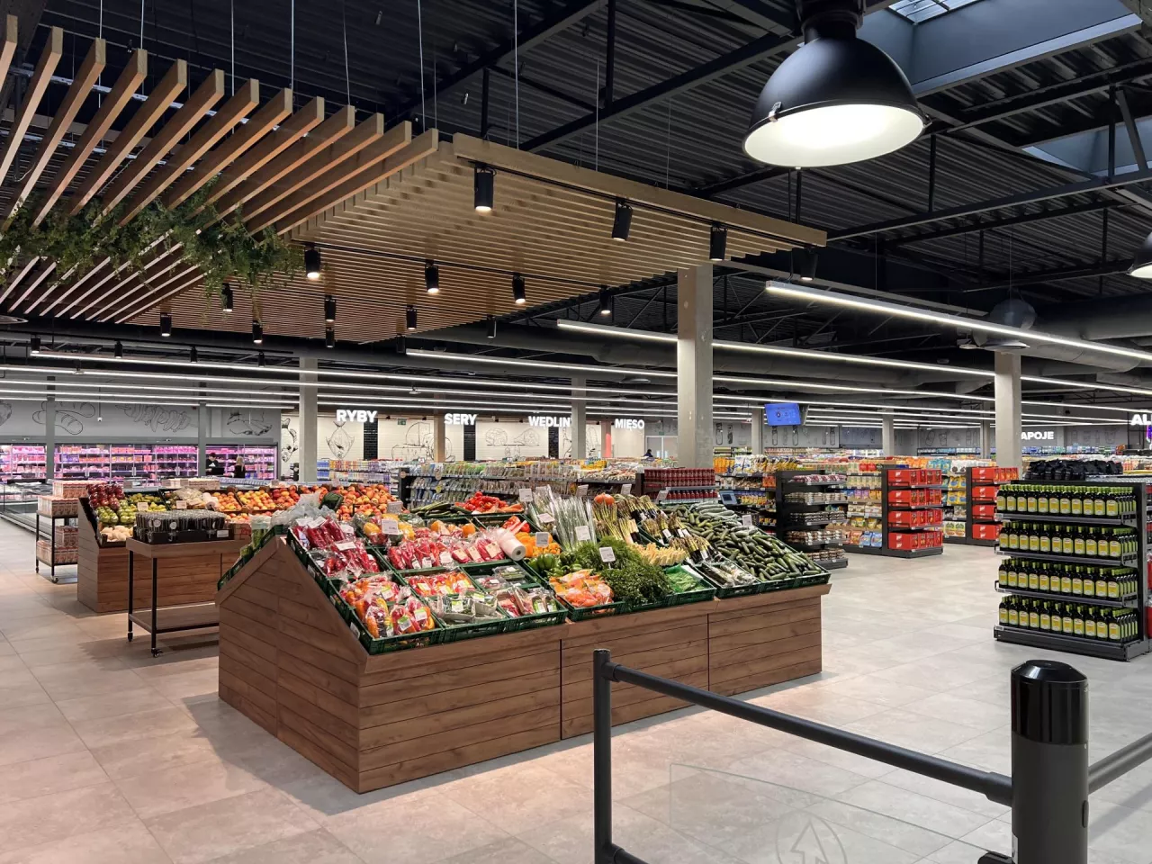 &lt;p&gt;Oferta franczyzowa Auchan jest skierowana do przedsiębiorców już prowadzących sklepy rodzinne, franczyzowe lub własne poszukujących lepszej oferty produktowej i cenowej&lt;/p&gt;