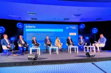 &lt;p&gt;Uczestnicy debaty ”Czego potrzebuje mały format dla konsumenta, żeby być atrakcyjnym miejscem do zrobienia zakupów”, która odbyła się podczas Ogólnopolskiego Kongresu FMCG, organizowanego przez Grupę Kapitałową Specjał&lt;/p&gt;