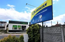 &lt;p&gt;Reklama zewnętrzna może przybierać różne formy – od niewielkich szyldów po wielkoformatowe reklamy na billboardach&lt;/p&gt;